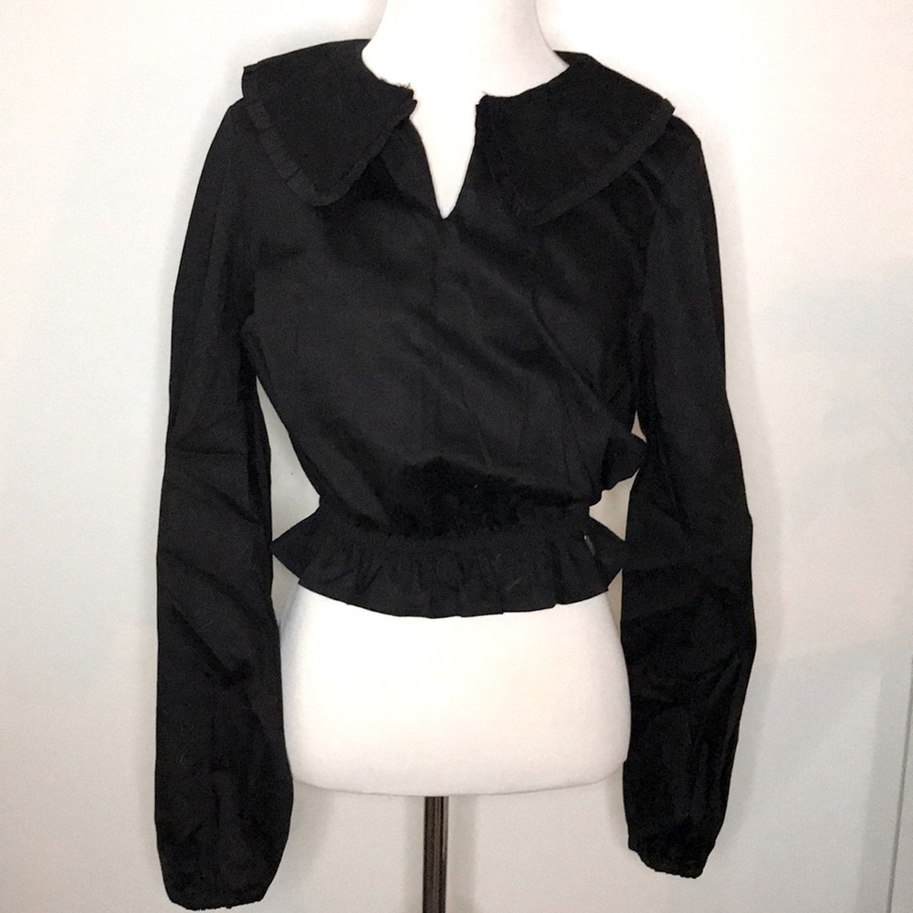 Black crop top blouse
